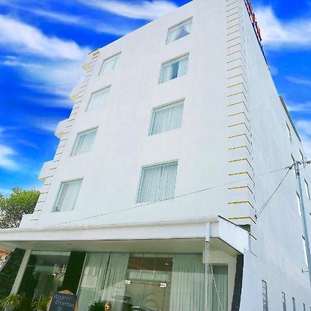 Hotel Nelly Marine Colombo Esterno foto