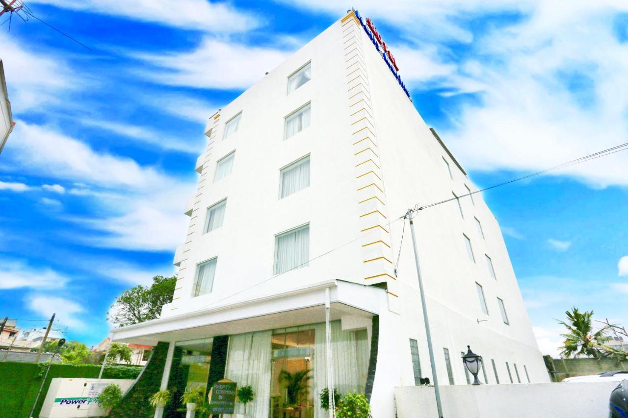 Hotel Nelly Marine Colombo Esterno foto