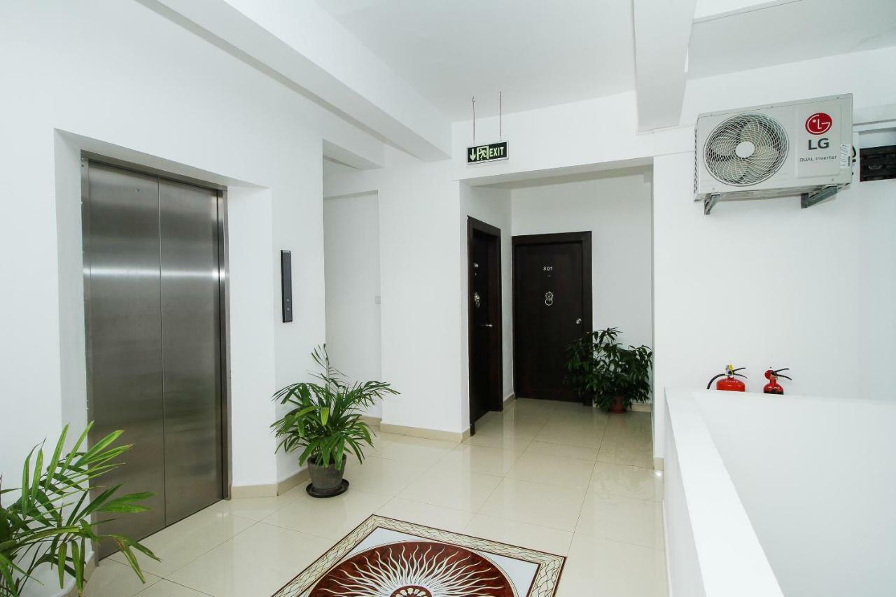 Hotel Nelly Marine Colombo Esterno foto