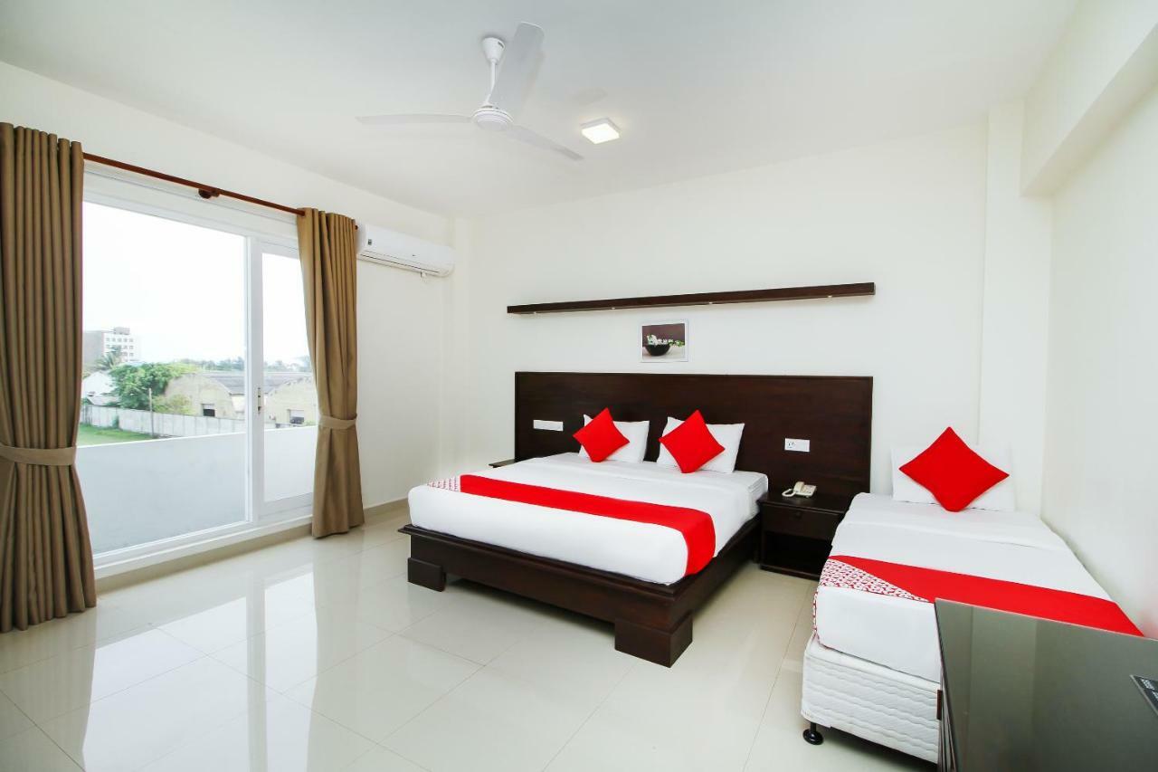 Hotel Nelly Marine Colombo Esterno foto